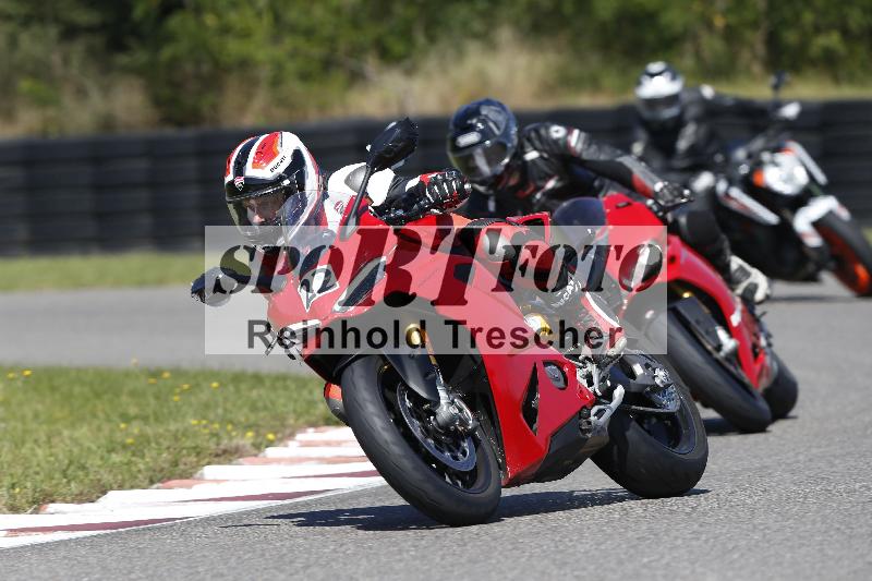 /Archiv-2025/48 25.08.2025 Cornu Master School ADR/gruen-vert/22